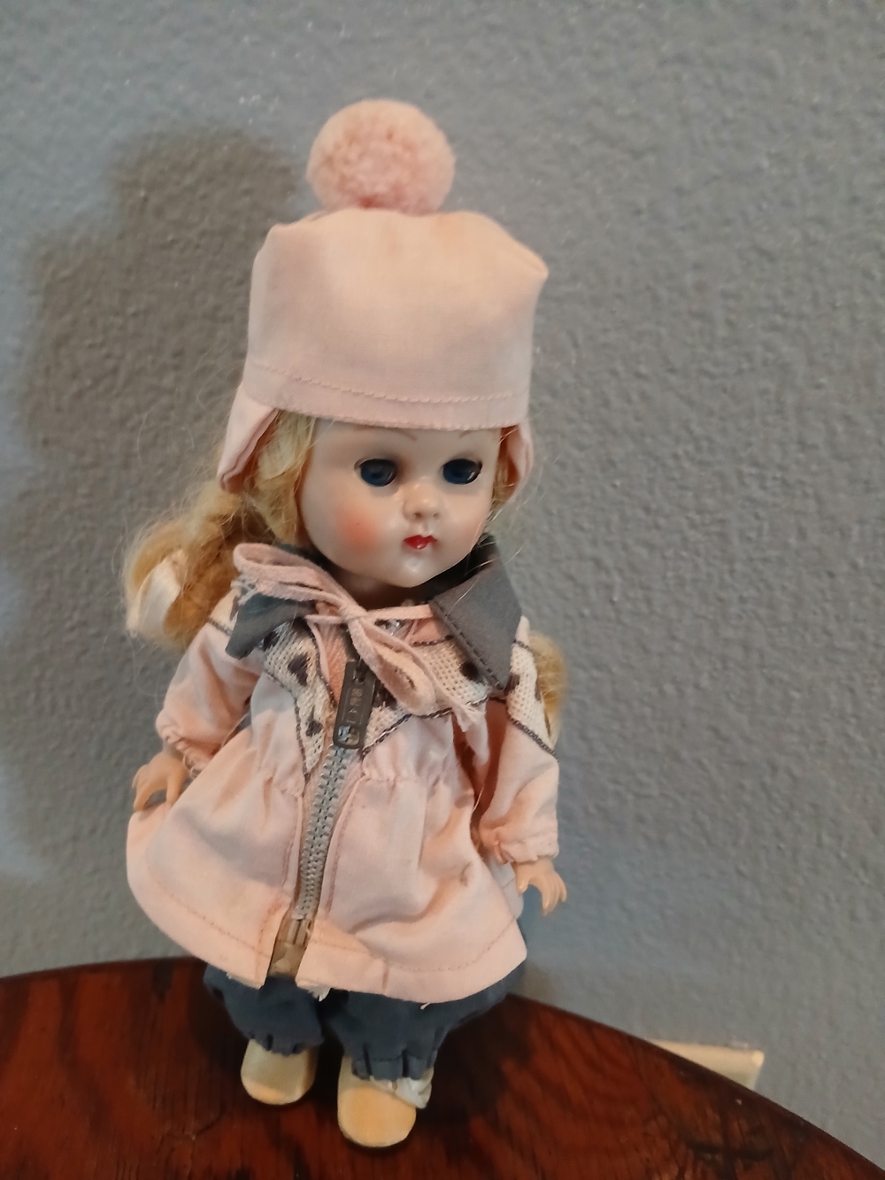 Vogue Ginny Doll In #6049 Fun Time Ski Suit W/locket
